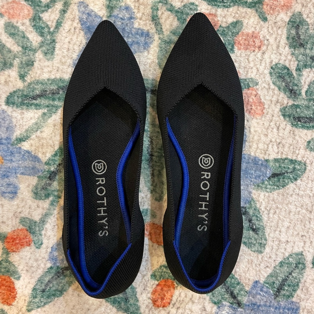 Size 9.5 Black “the point” rothys shoes